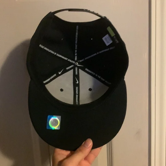 University of Washington SnapBack - Picture 4 of 5